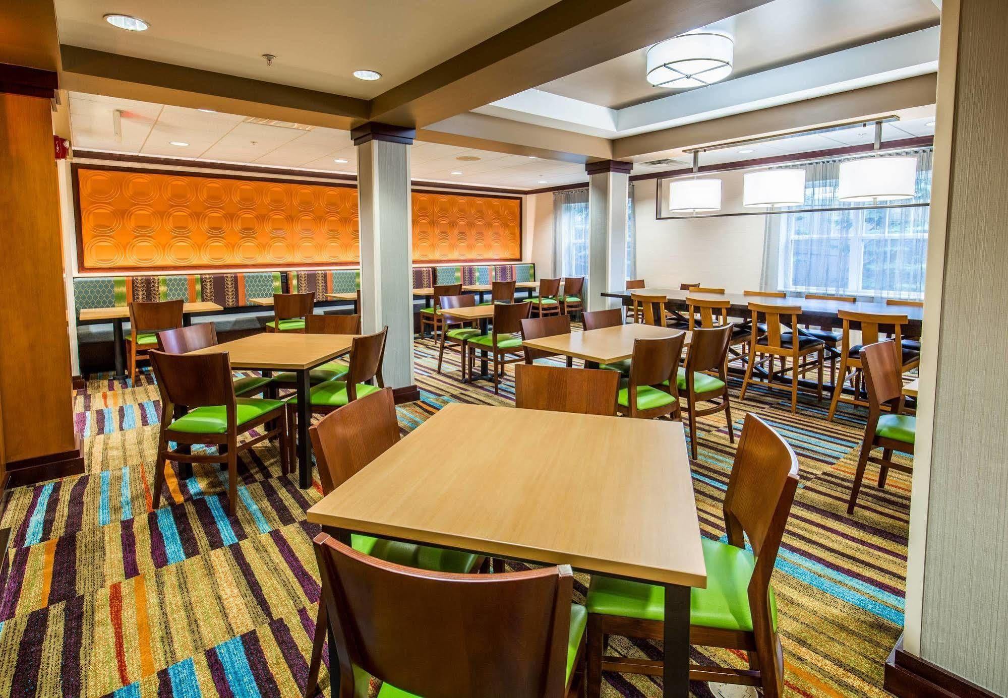 Fairfield Inn And Suites By Marriott Portsmouth Эксетер Экстерьер фото